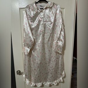 Vintage Amanda Stewart intimates satin flannel back gown with pink roses